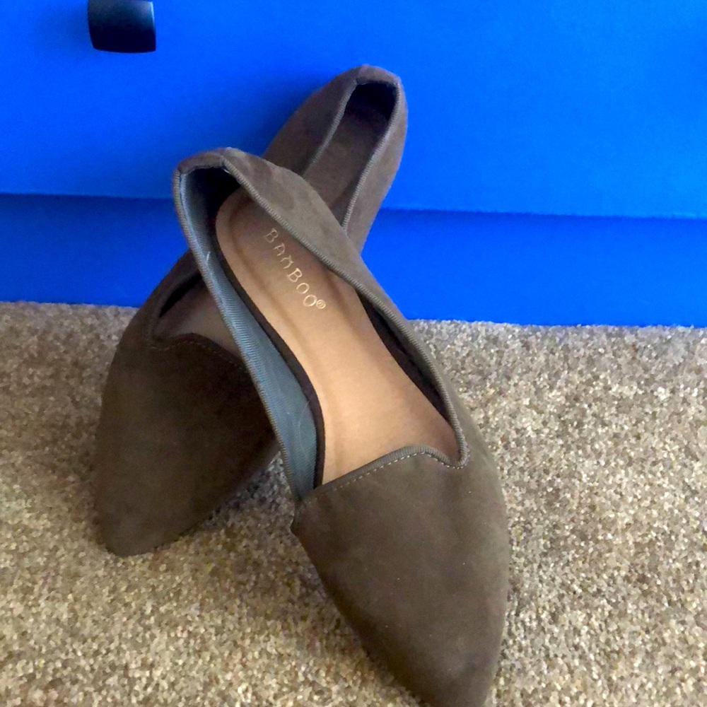 Super cute suede rich dark army green loafers
